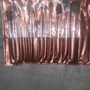 Rose Gold Makeup Brush Set with Carry Roll